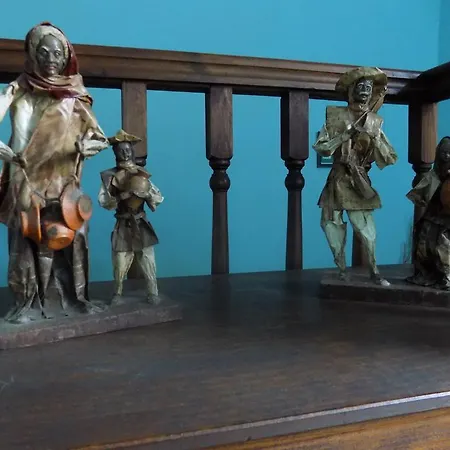 La Cena Πανσιόν Novales