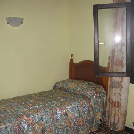 La Cena Πανσιόν Novales